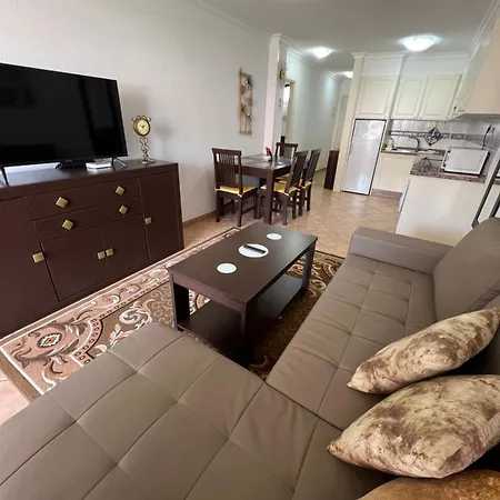 Apartment Center Cristianos